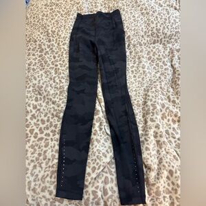 LULULEMON camo leggings